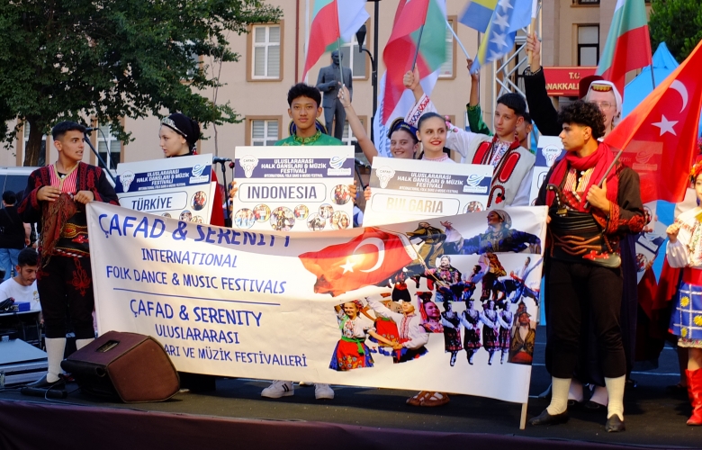 Farklı Ülkelerden Yüzlerce Dansçı Çanakkale’de Danslarını Sergiledi