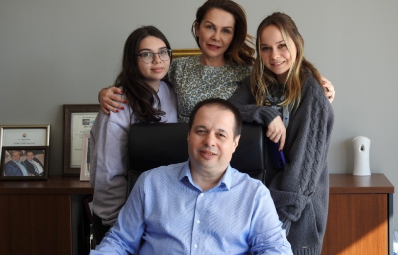 ÜZEN “ANNELER REHBERİMİZ VE KAHRAMANLARIMIZDIR”