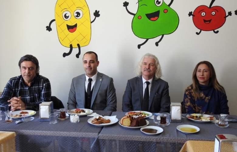 ÇETİN “HEDEFİMİZ  ÇANAKKALE’YE  BUTİK OKUL MANTIĞINI YERLEŞTİRMEK”