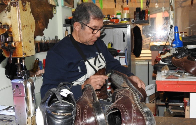 "Ayakkabı Doktoru"ndan Türkiye’de Bir İlk: Askıda Ayakkabı Kampanyas