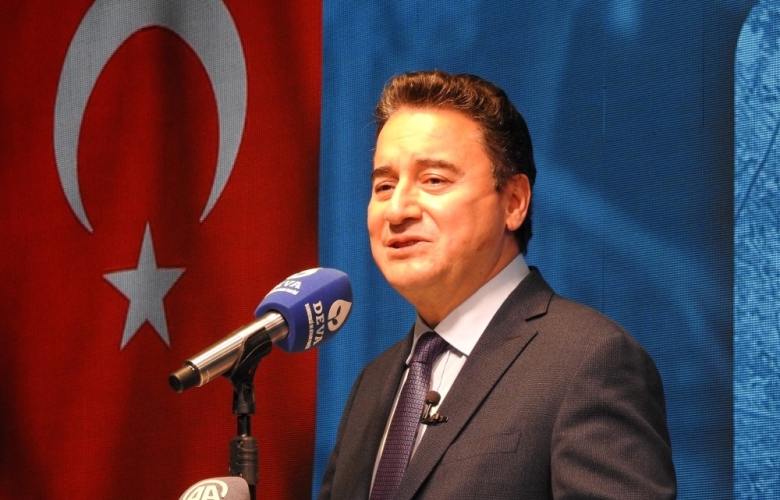 BABACAN “KOSKOCAMAN TÜRKİYE CUMHURİYETİ SAĞDAN SOLDAN PARA DİLENİR DURUMA DÜŞTÜ”
