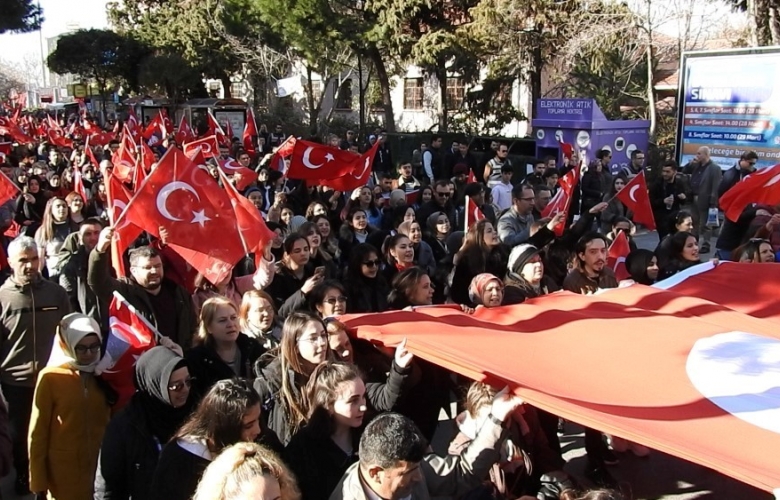 ÇANAKKALE İDLİB ŞEHİTLERİ İÇİN YÜRÜDÜ 