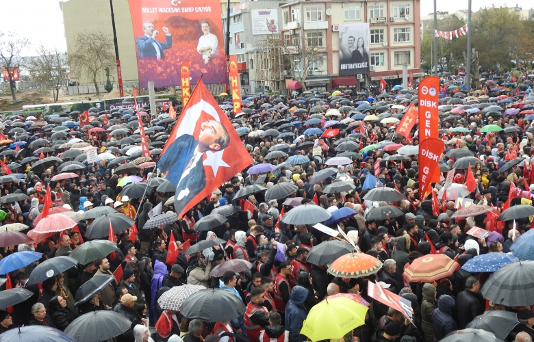 CHP’nin 100. Mitingi Çanakkale’de Yapıldı: Özgür Özel’den “Demokrasi Mücadelesi” Vurgusu