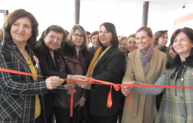 GELENEKSEL “TÜRK KADINLAR BİRLİĞİ DERNEĞİ” SERGİSİ AÇILDI