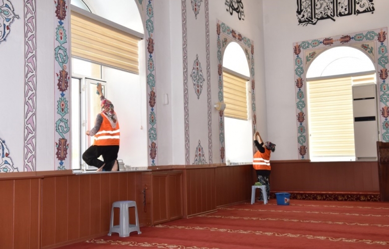 ÇAN BELEDİYESİ’NDEN CAMİLERDE BAYRAM TEMİZLİĞİ