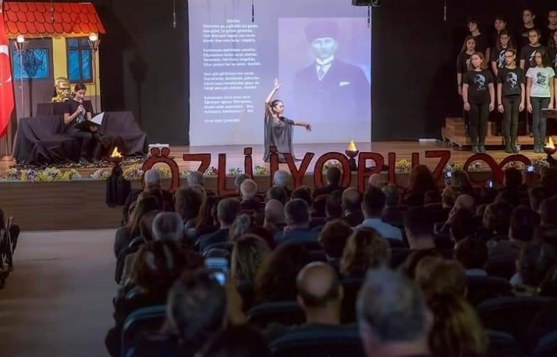 ÇANAKKALE KOLEJİ ÖĞRENCİLERİ ATA' YI ANDI