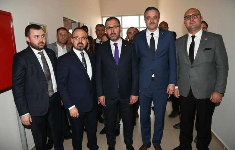 BAKAN KASAPOĞLU HEM AÇILIŞ YAPTI HEMDE ÇANAKKALE' YE MÜJDELİ HABERLER VERDİ