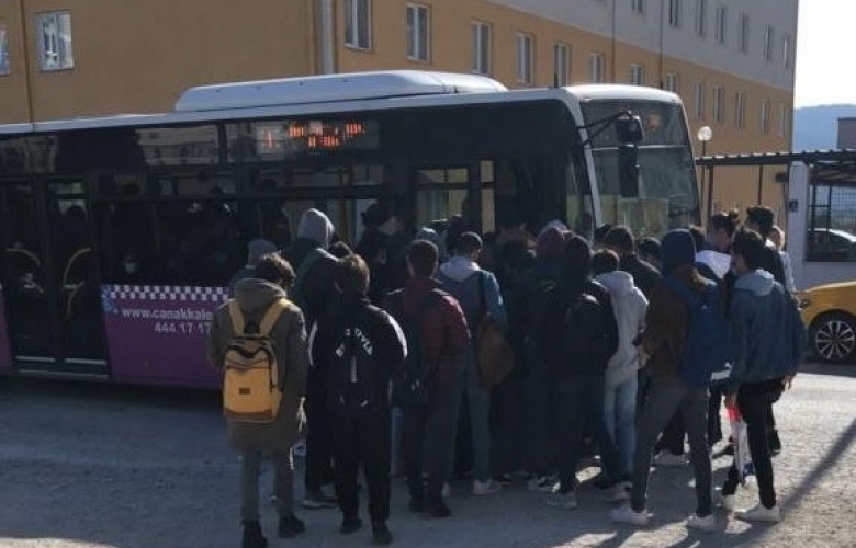 ÜNİVERSİTE ÖĞRENCİLERİNİN  ULAŞIM SORUNU!