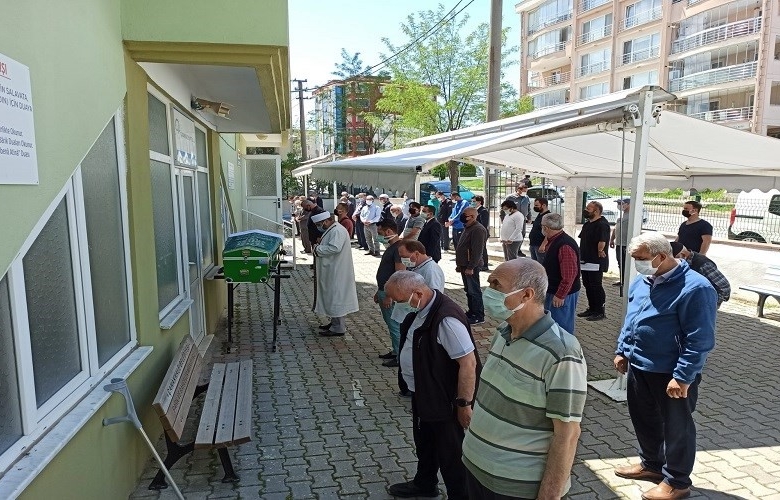 GAZİ RECEP HOROZ DUALARLA SON YOLCULUĞUNA UĞURLANDI