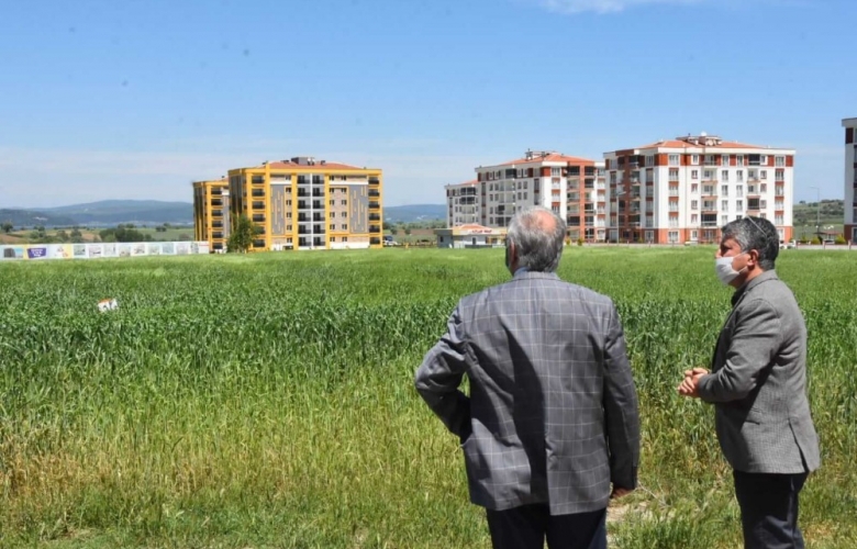 GÖKHAN KARAKILÇIK BUĞDAYI EKİLEN ALANLARI İNCELEDİ