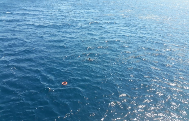 DİKKATLİ KAPTAN BALIKADAMI KURTARARAK OLASI BİR FACİAYI ÖNLEDİ