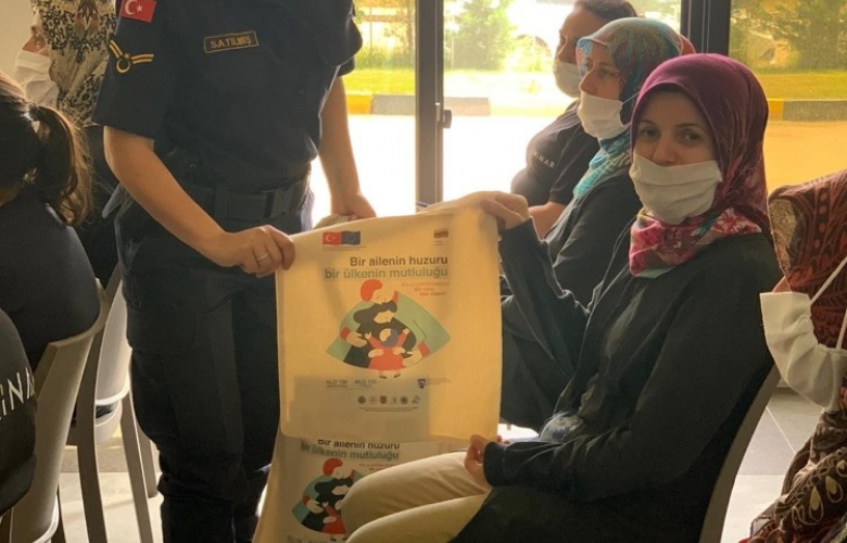 JANDARMA' DAN AİLE İÇİ ŞİDDETLE MÜCADELE EĞİTİMİ