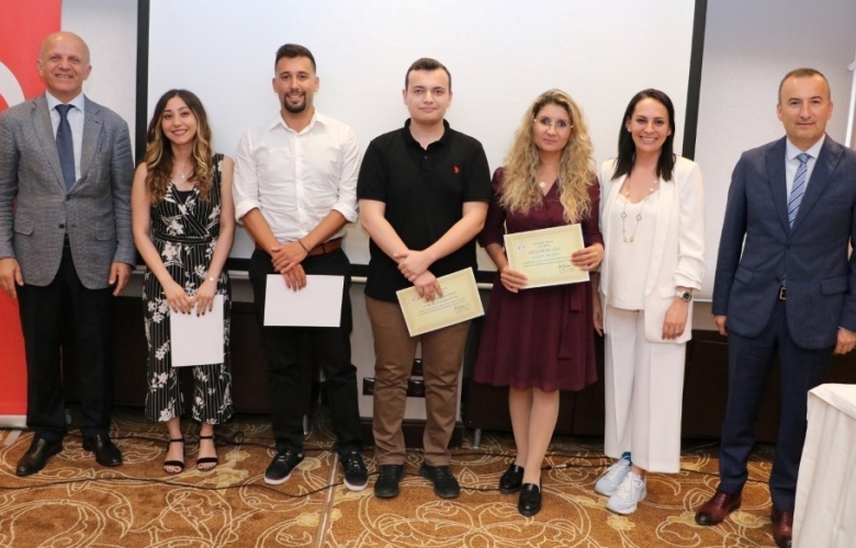 STAJYER AVUKATLAR SERTİFİKALARINI ALDI