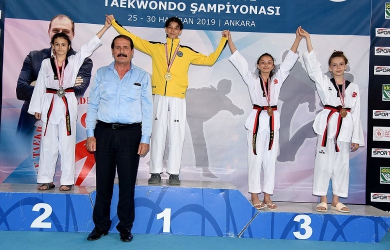 ÇANAKKALELİ TAEKWONDOCULARIN BAŞARILARI DEVAM EDİYOR