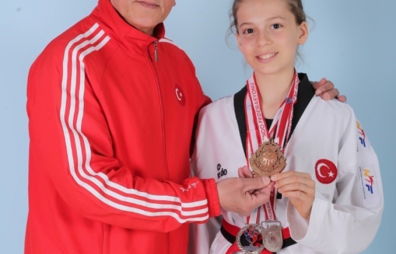 ÇANAKKALE TAEKWONDOSU 2019 YILINDADA ALTIN YILINI YAŞADI