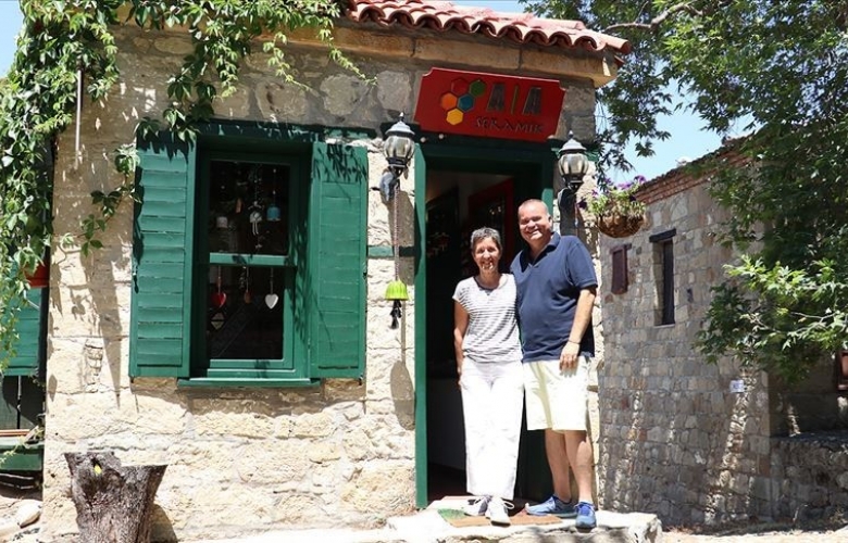 HUZURU KÖYDE BULDULAR       