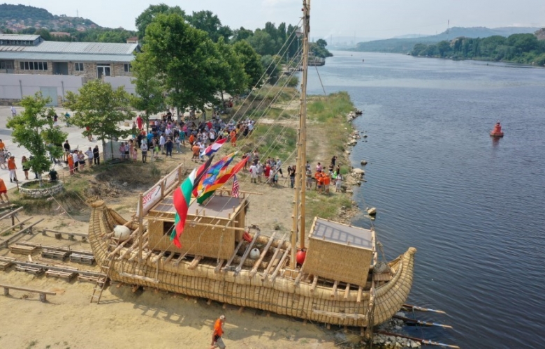 KAMIŞ TEKNE ÇANAKKALE' YE GELİYOR
