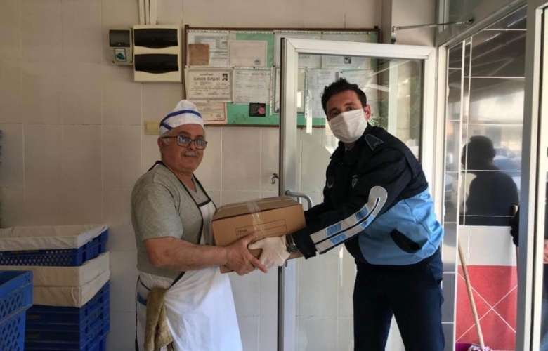 ÇANAKKALE BELEDİYESİ KENTTEKİ TÜM FIRINLARA PİDE KAĞIDI DAĞITIMI YAPTI