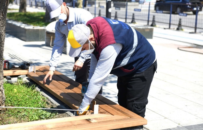 ÇANAKKALE BELEDİYESİ KORDON BOYUNDA BAKIM ÇALIŞMALARINI SÜRDÜRÜYOR