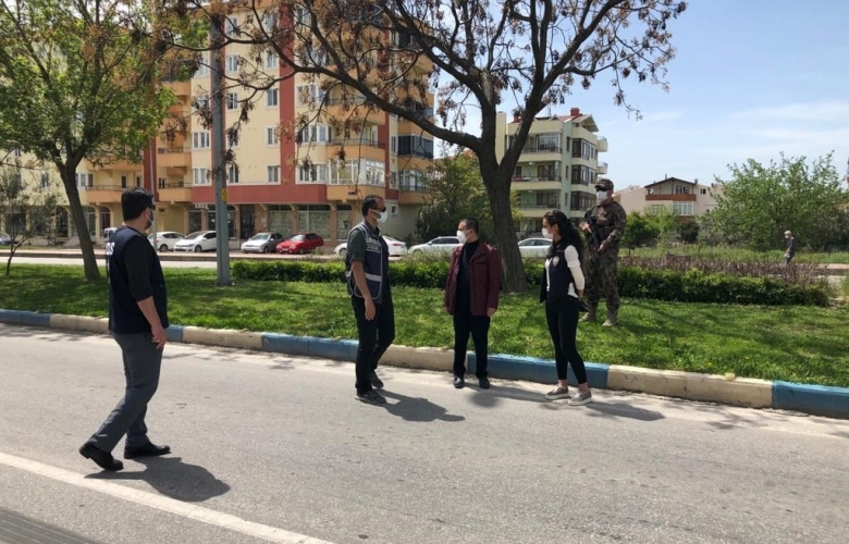 VALİ AKTAŞ SOKAĞA ÇIKMA KISITLAMASINDA UYGULAMA NOKTALARINDA DENETLEDİ