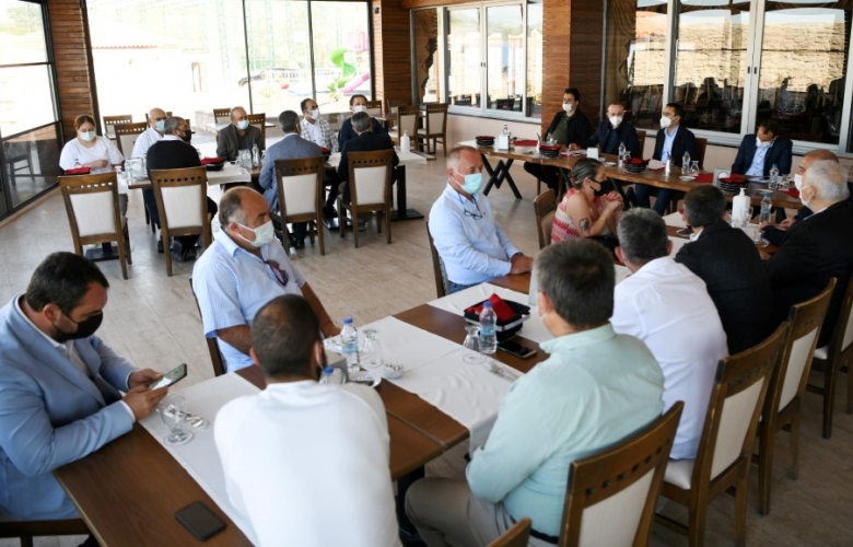 TURAN, ASSOS ANTİK LİMANI'NDA TURİZM İŞLETMECİLERİNİ DİNLEDİ