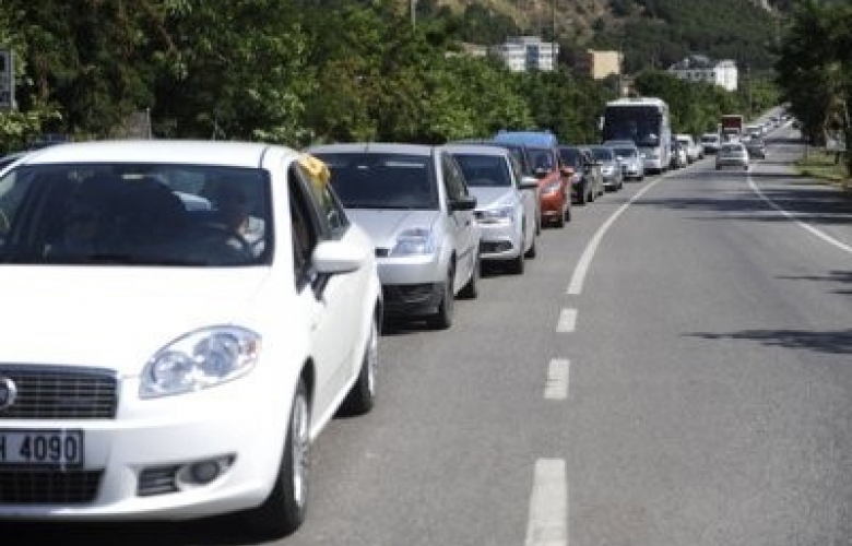 ÇANAKKALE TATİLCİLERİN ÇİLESİ OLDU