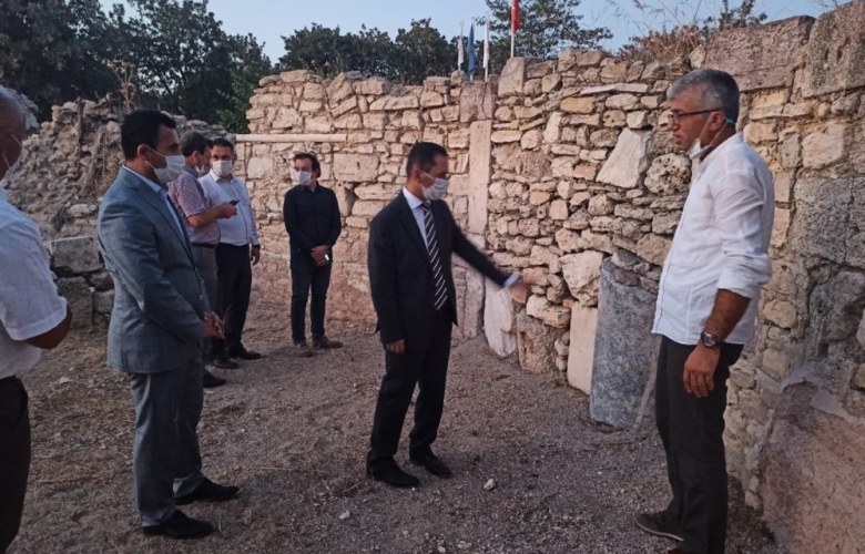 VALİ AKTAŞ, ÇANAKKALE TROAS BÖLGESİ ARKEOLOJİK KAZI BAŞKANLARIYLA BİR ARAYA GELDİ