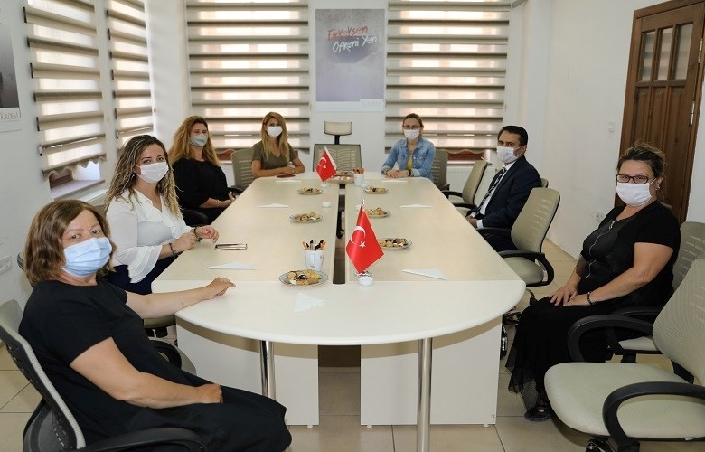 VALİ AKTAŞ, KADIN VE DEMOKRASİ DERNEĞİ ÇANAKKALE ŞUBESİNİ ZİYARET ETTİ