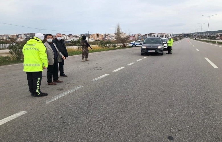 VALİ AKTAŞ, SOKAĞA ÇIKMA KISITLAMASI TEDBİRLERİNİ DENETLEDİ