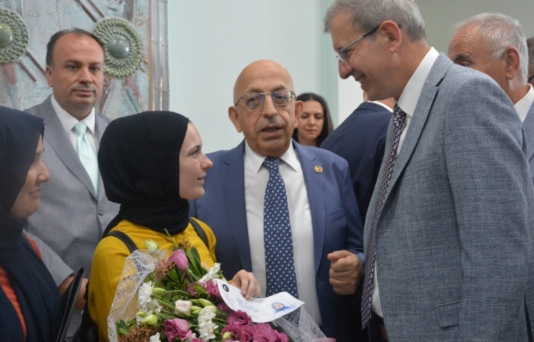 ÇOMÜ' DE 2019 - 2020 AKADEMİK YILI İLK ÖĞRENCİ KAYITLARI YAPILDI