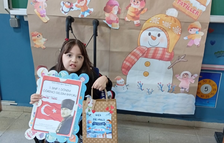 Dubai’de Hayata Tutunan Merve Tekin İlk Karnesini Aldı 