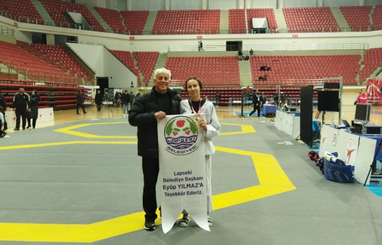 TAEKWONDOCU ZEYNEP TAŞKIN MİLLİ TAKIMINDA
